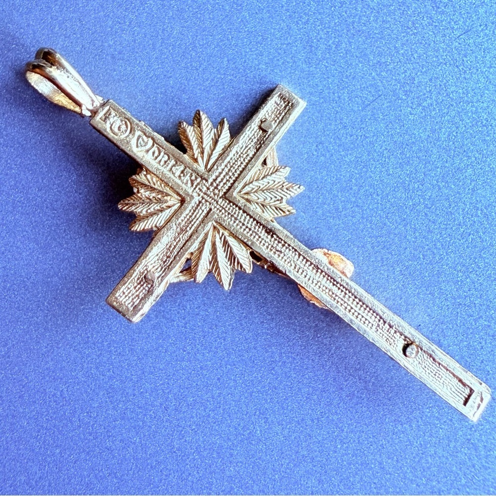 14k Gold Diamond Cut Etched Crucifix Cross Pendant for Necklace OROAMERI… - Picture 4 of 6